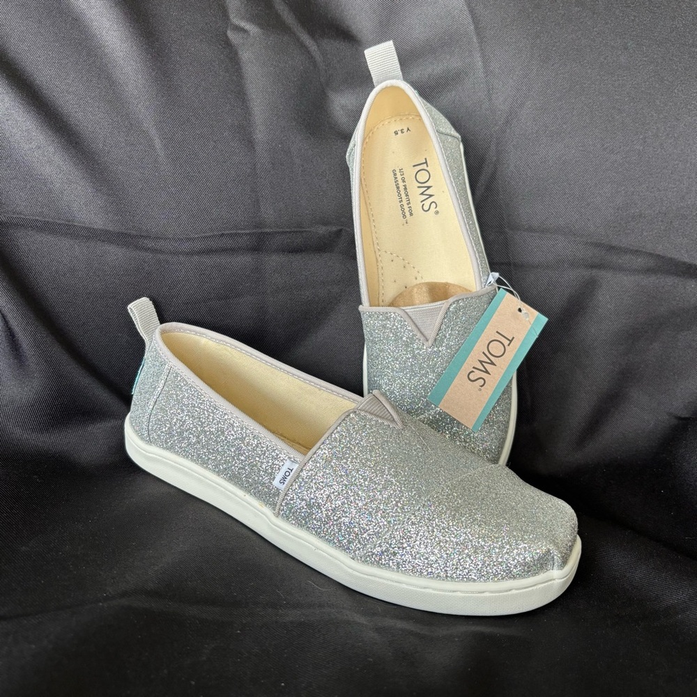 NWT TOMS Alpargata Kids Shoe in Silver Iridescent Glitter • Youth Size 3.5